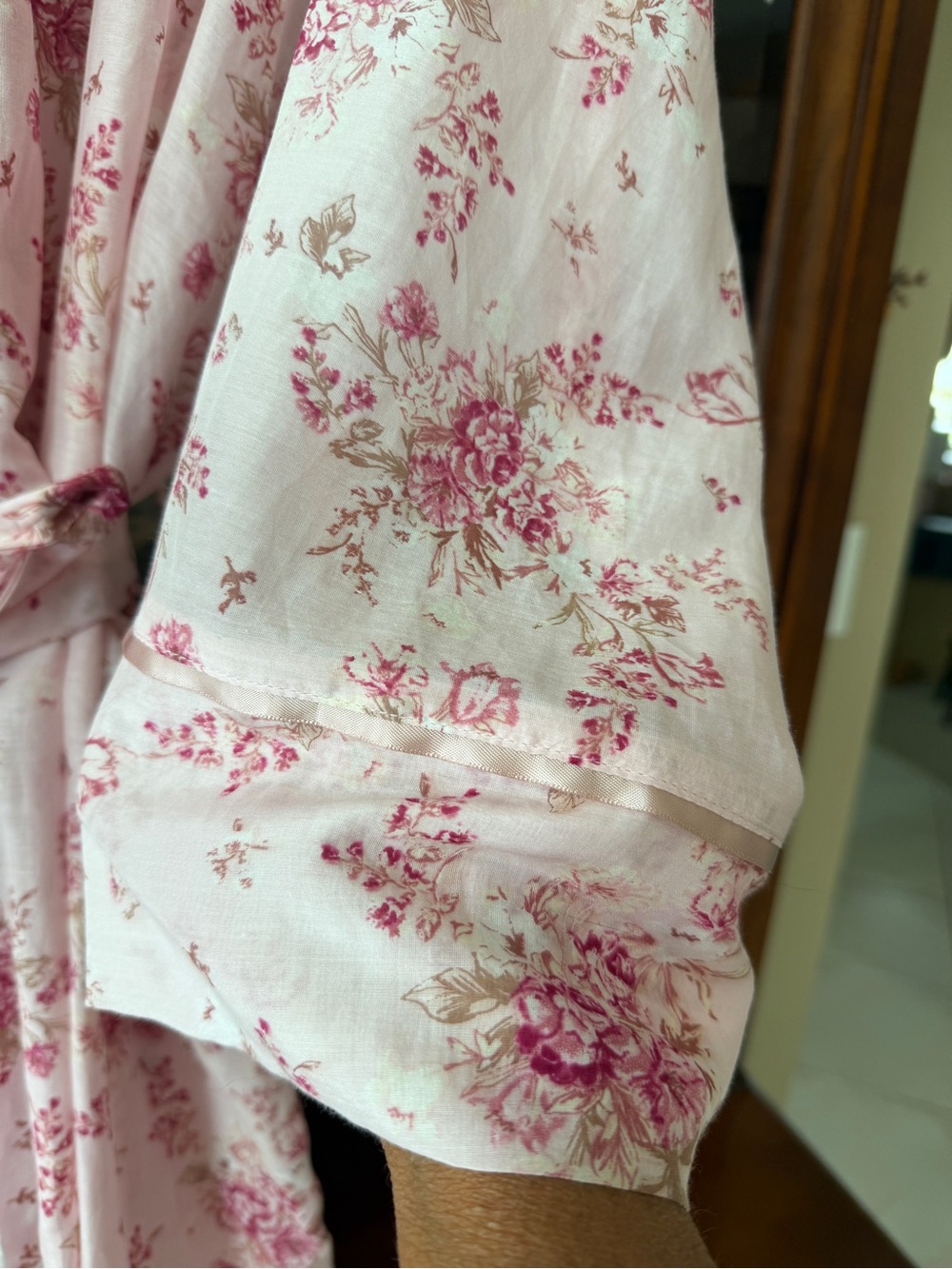 Papinelle Soft Pink floral Robe Lightweight - Picture 3 of 6